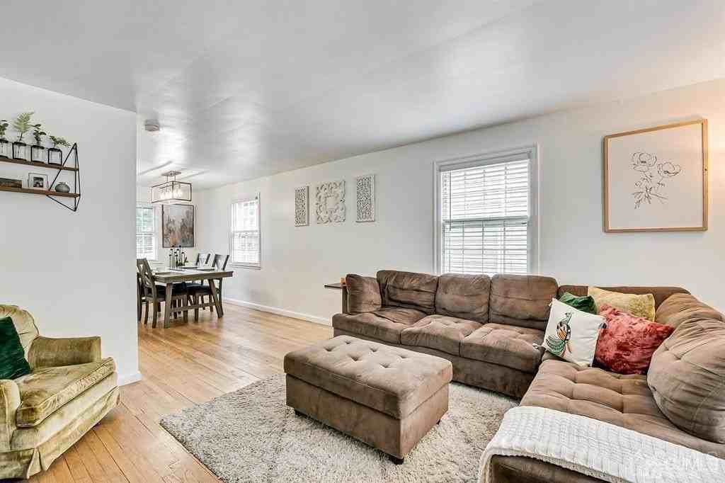 5 Mayfield Pl #B - Photo 4 of 20
