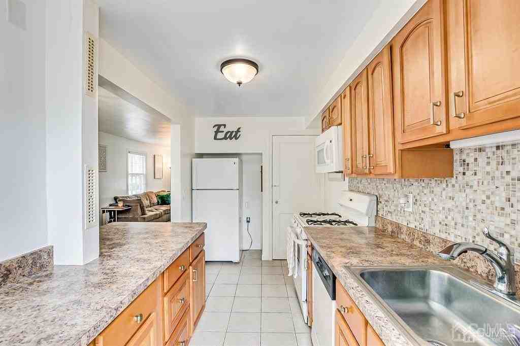 5 Mayfield Pl #B - Photo 7 of 20