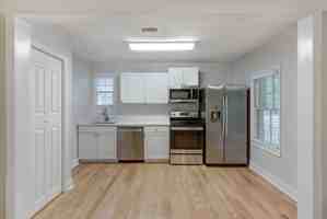 featured image of 1210 E 54th St