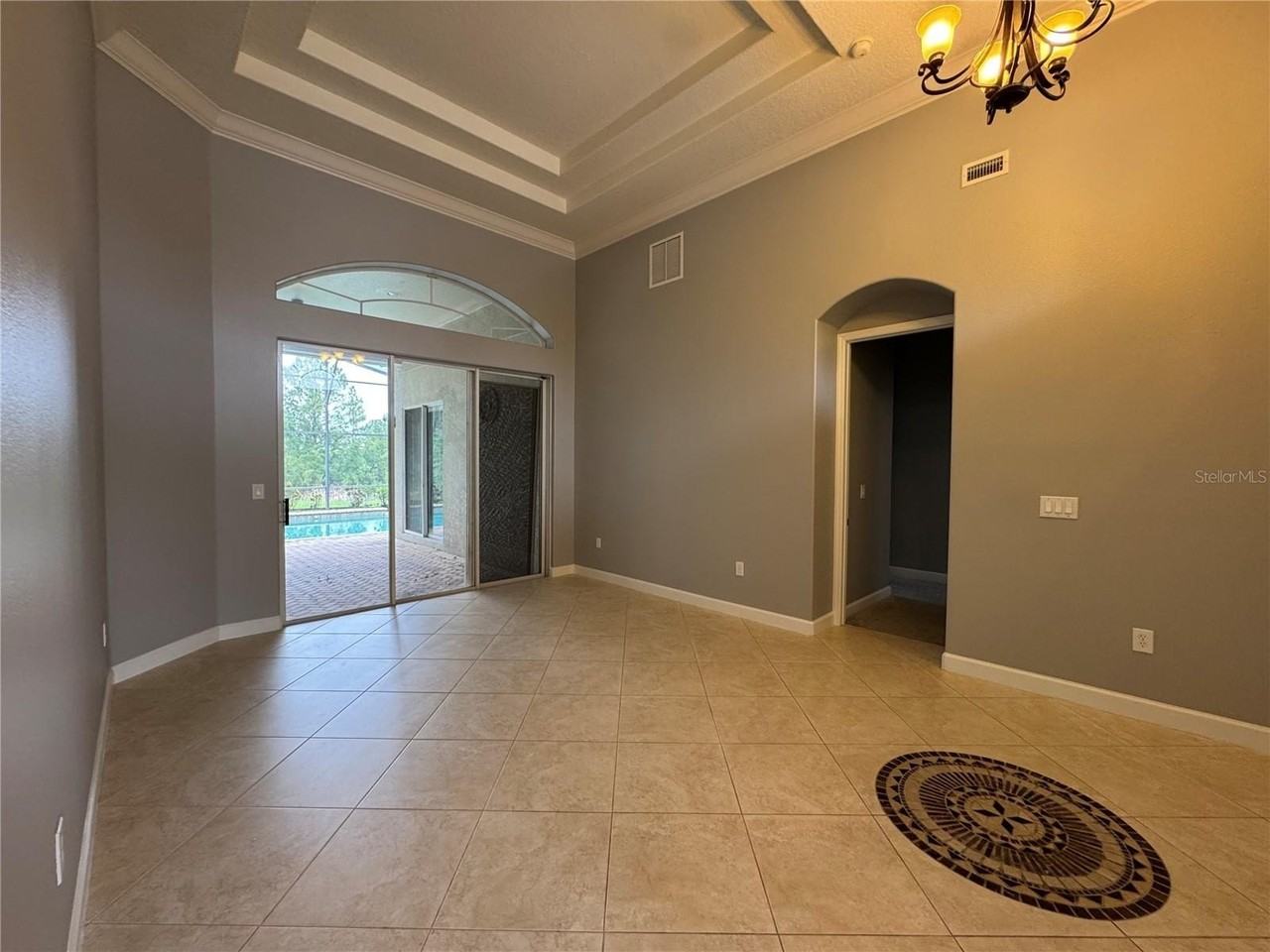 142 Harrington Ct - Photo 3 of 42