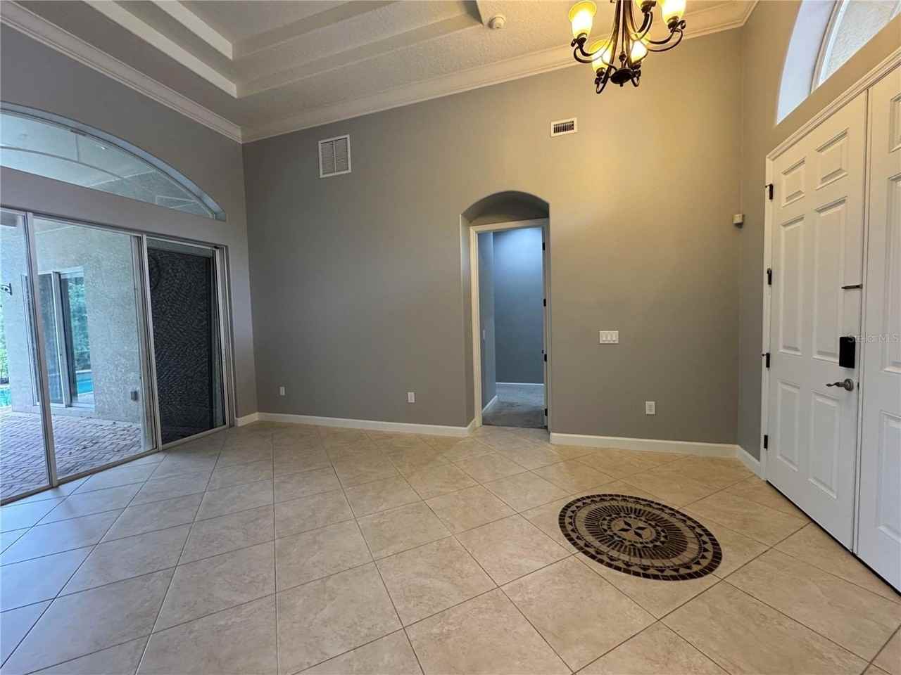 142 Harrington Ct - Photo 4 of 42