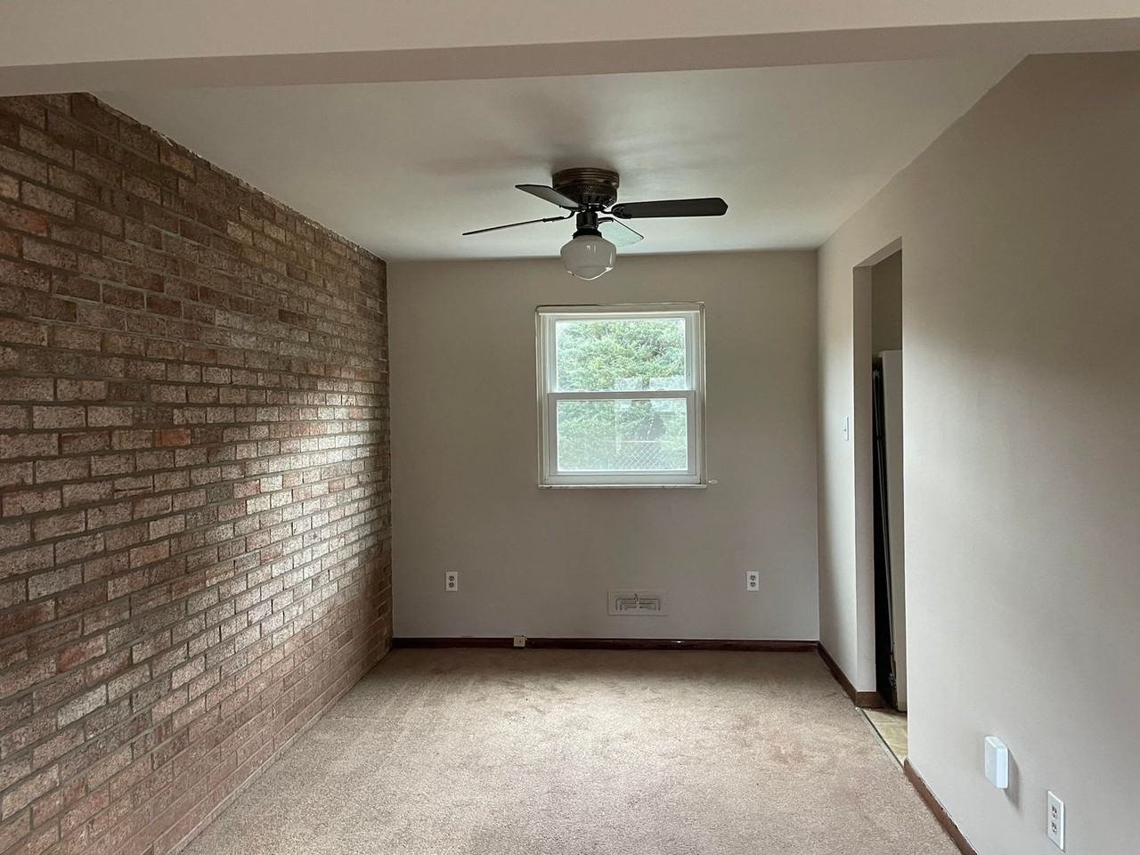 1685 Brodhead Rd #7 - Photo 4 of 9