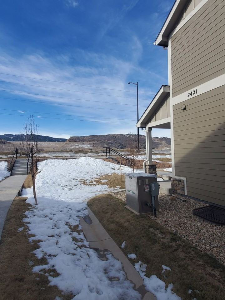 2421 Ridge Top Dr - Photo 4 of 47