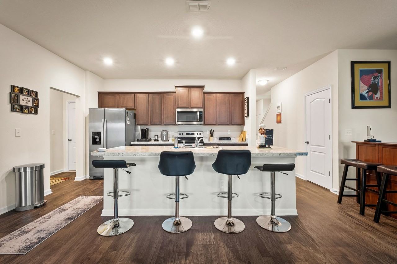 8036 Cape Fox Dr - Photo 4 of 35