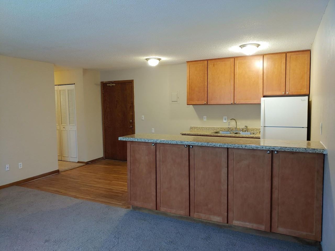 3030 Irving Ave S - Photo 2 of 3