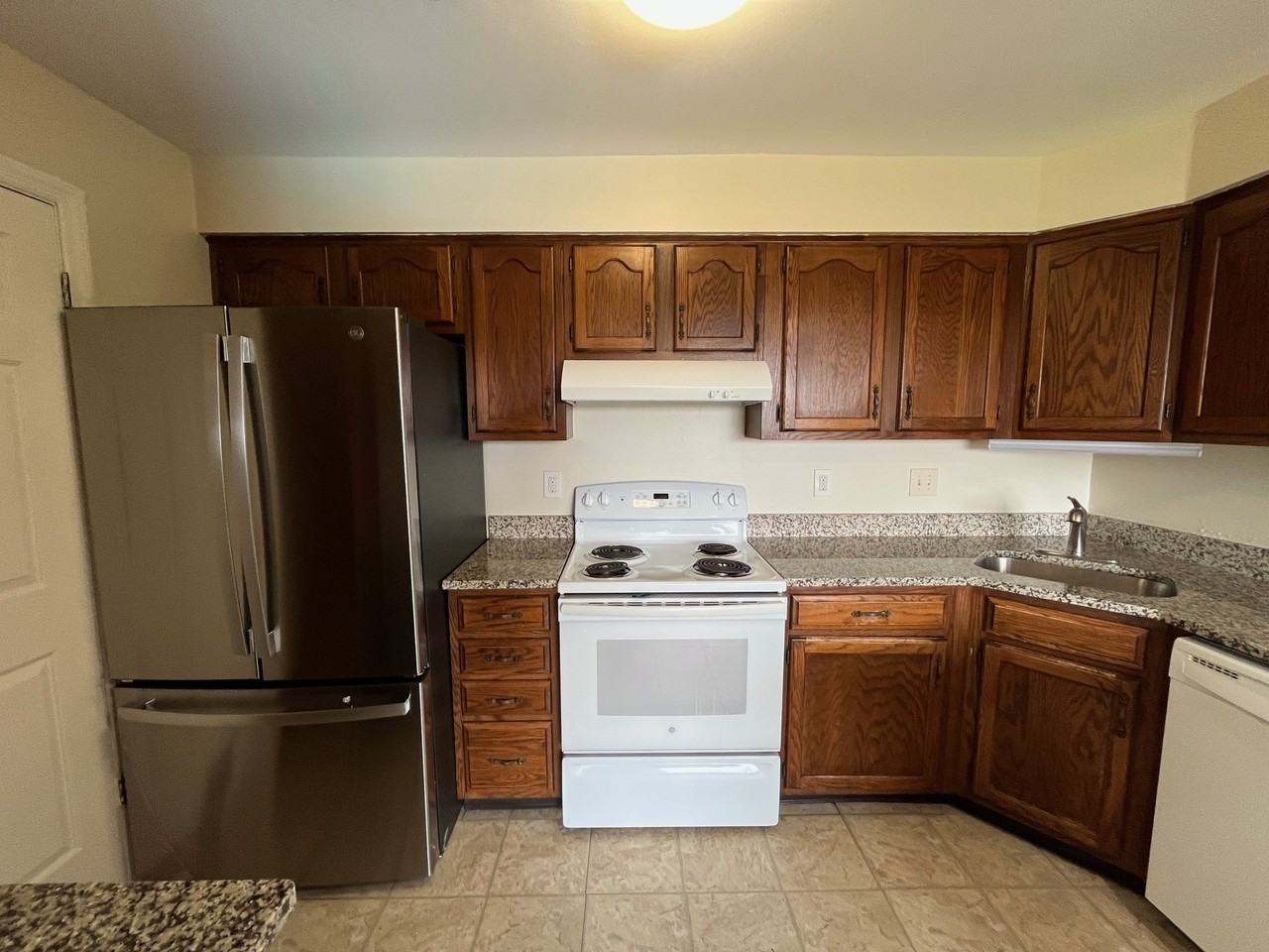 7271 Beacon Hill Dr #7271 - Photo 4 of 44