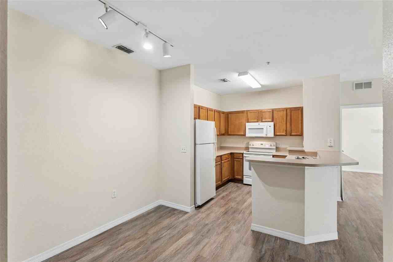 8136 Claire Ann Dr #207 - Photo 4 of 28