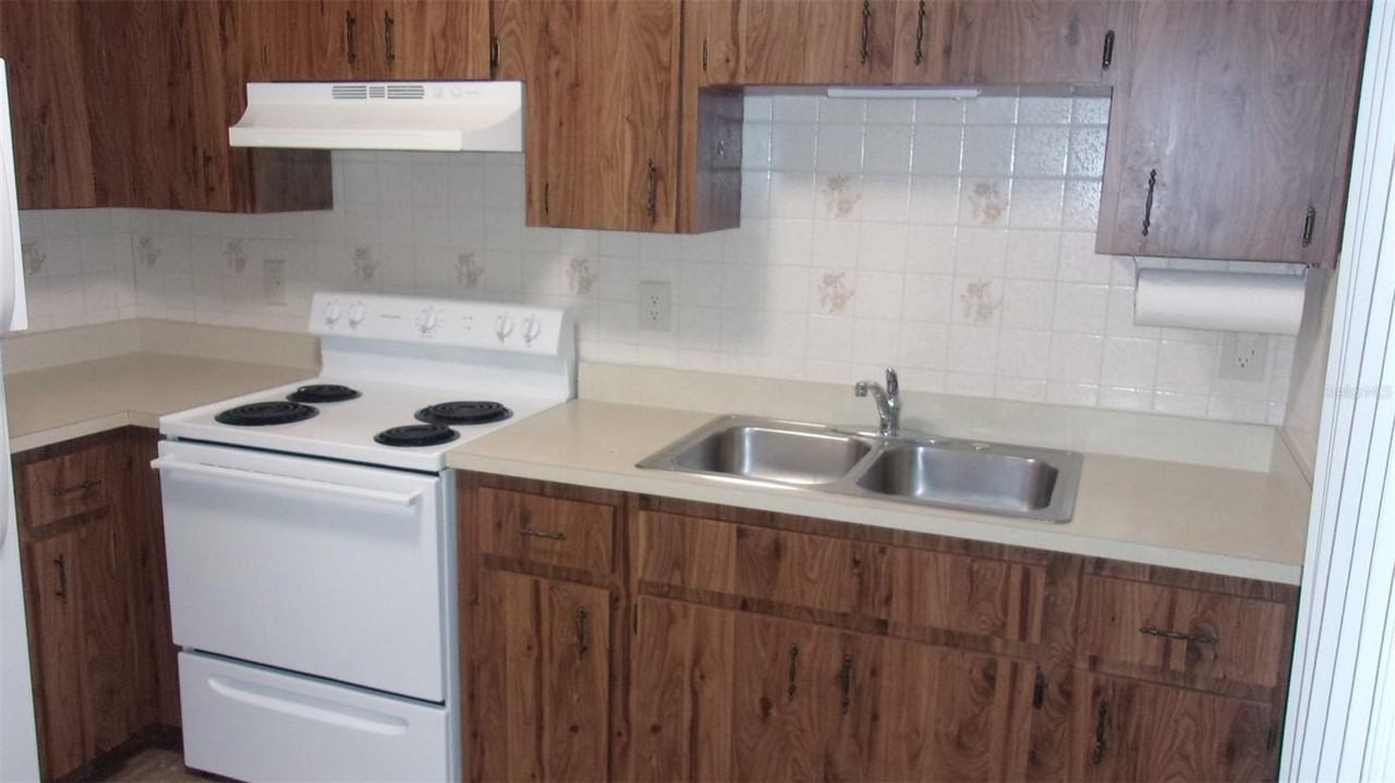 10081 Sw 97th Ct - Photo 5 of 17