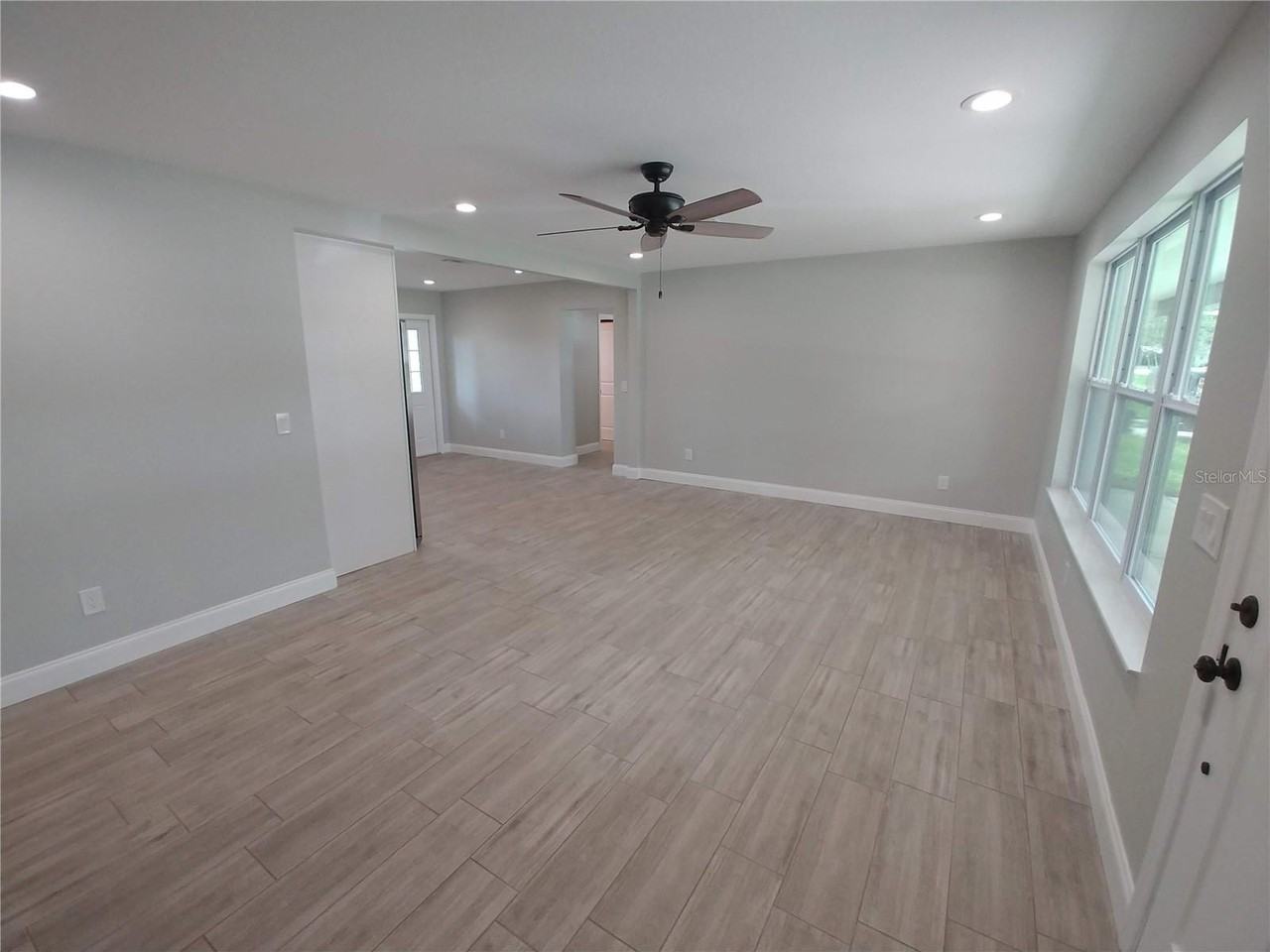 4027 Condor Ln - Photo 2 of 19