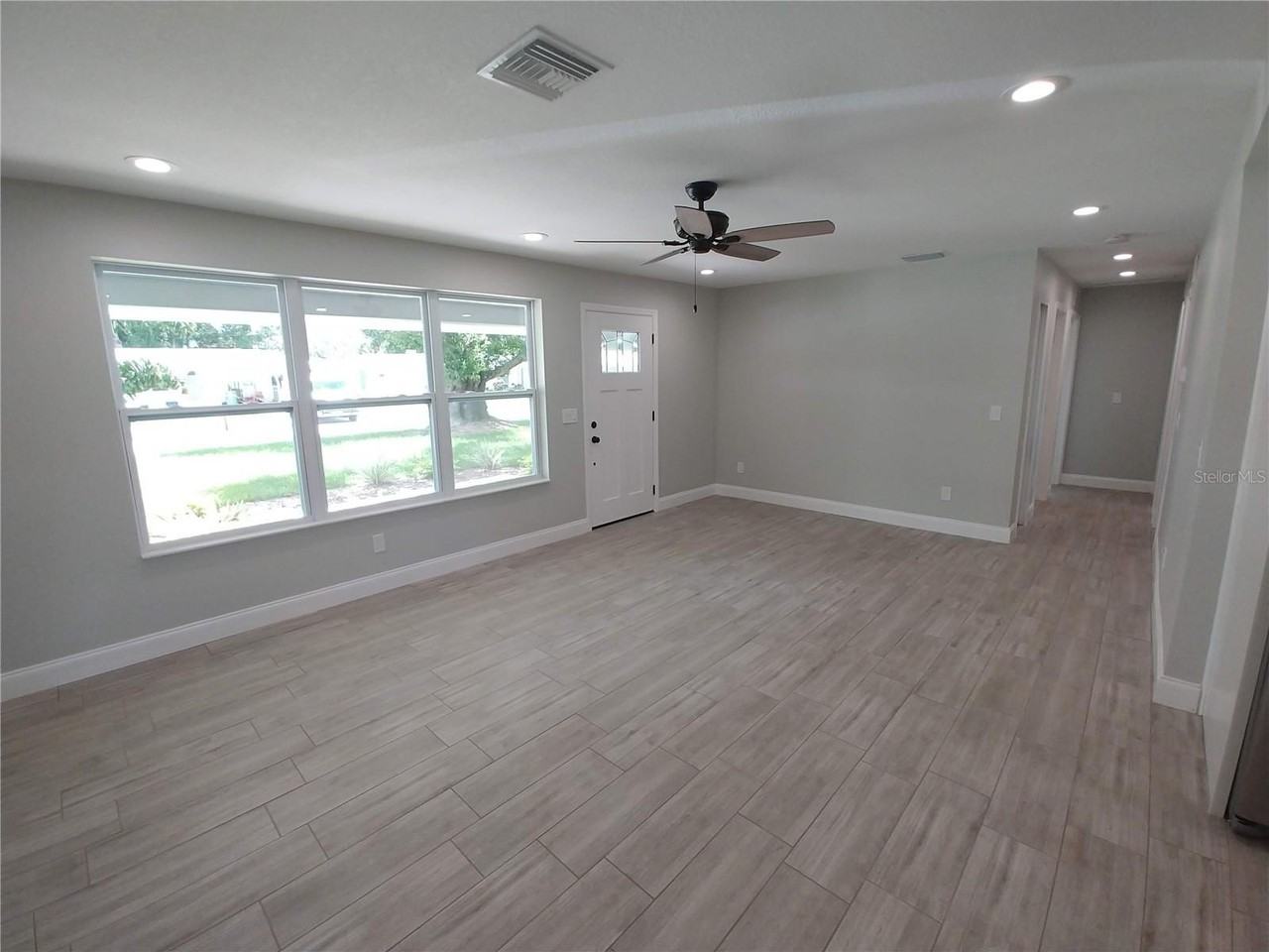 4027 Condor Ln - Photo 3 of 19