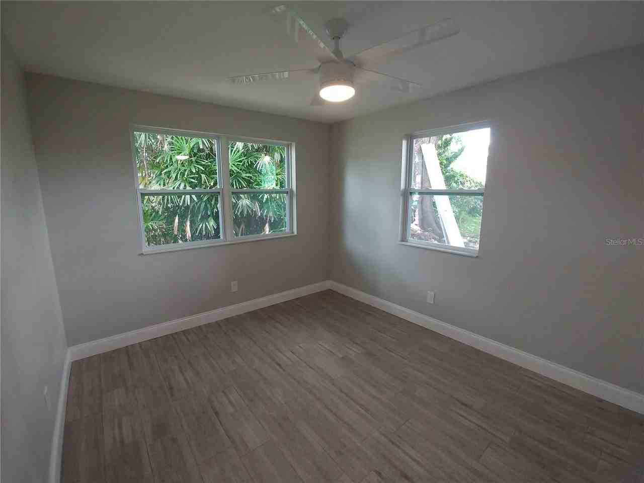 4027 Condor Ln - Photo 7 of 19