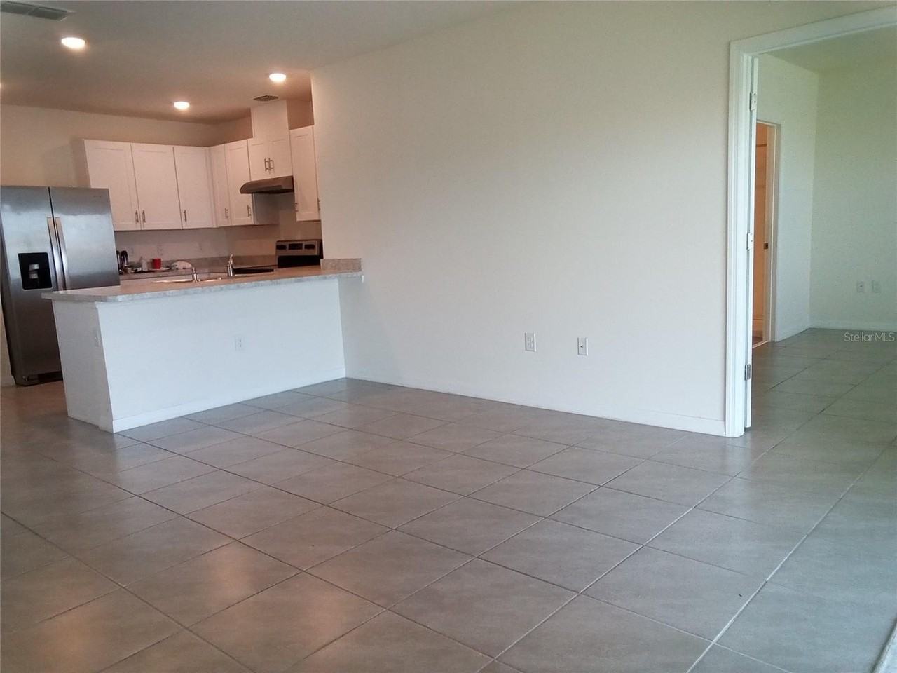 1815 Southfork Dr - Photo 4 of 15