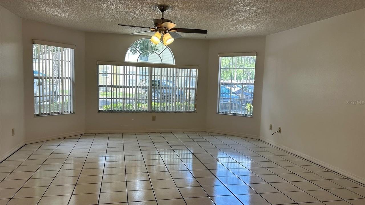5015 Laguna Bay Cir #91 - Photo 4 of 23