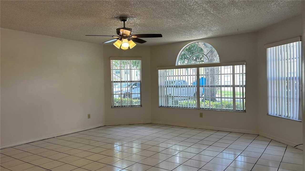 5015 Laguna Bay Cir #91 - Photo 5 of 23