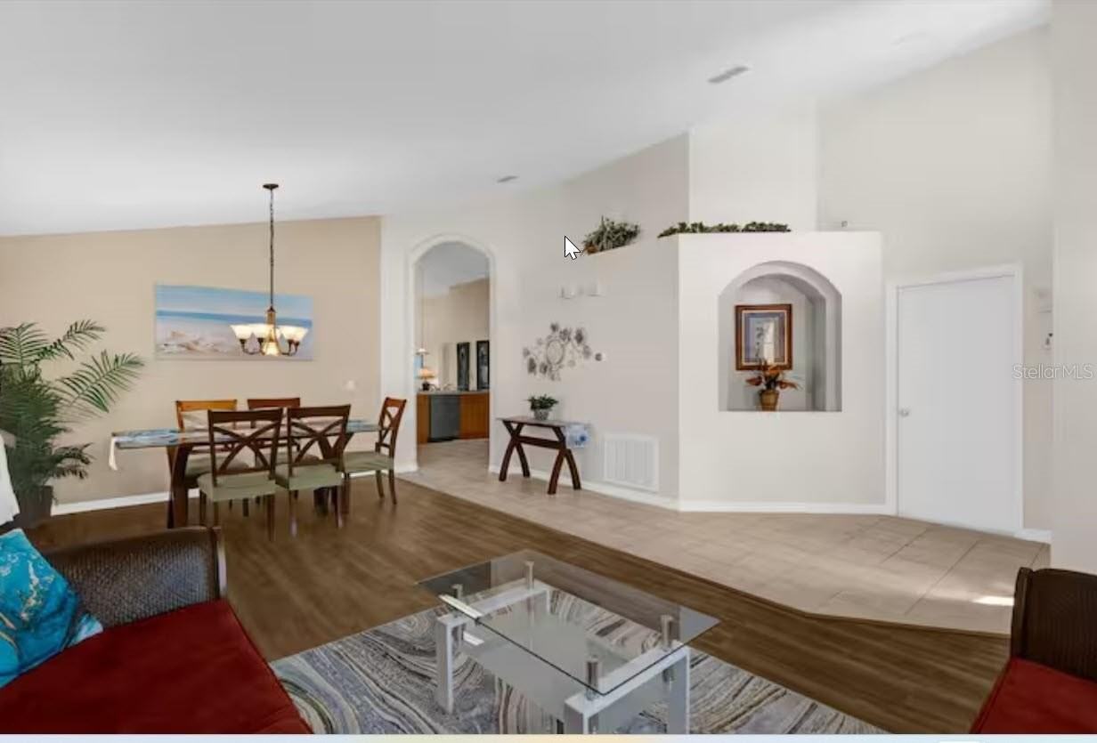 1438 Solana Cir - Photo 3 of 20