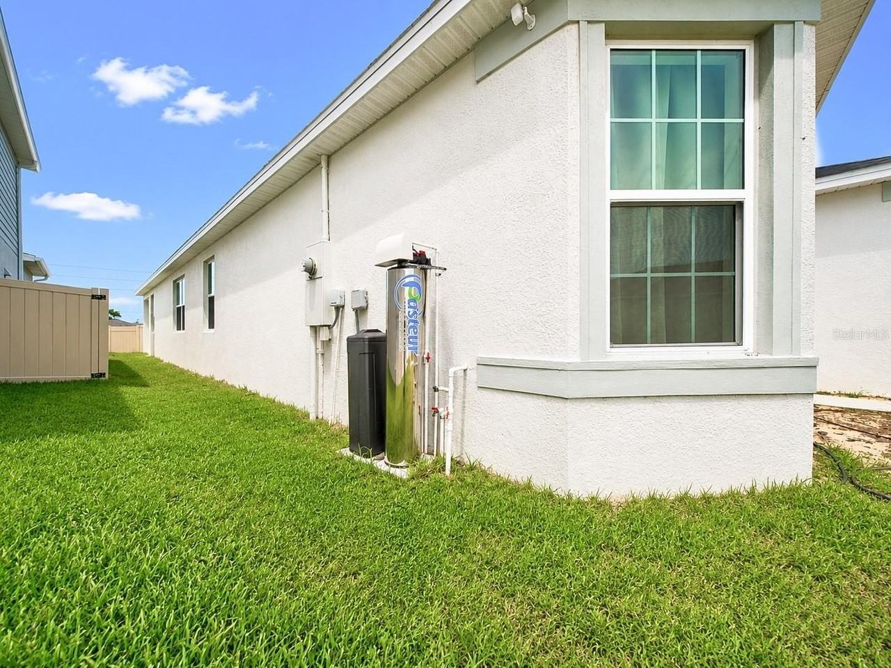 3130 Norcott Dr - Photo 4 of 28
