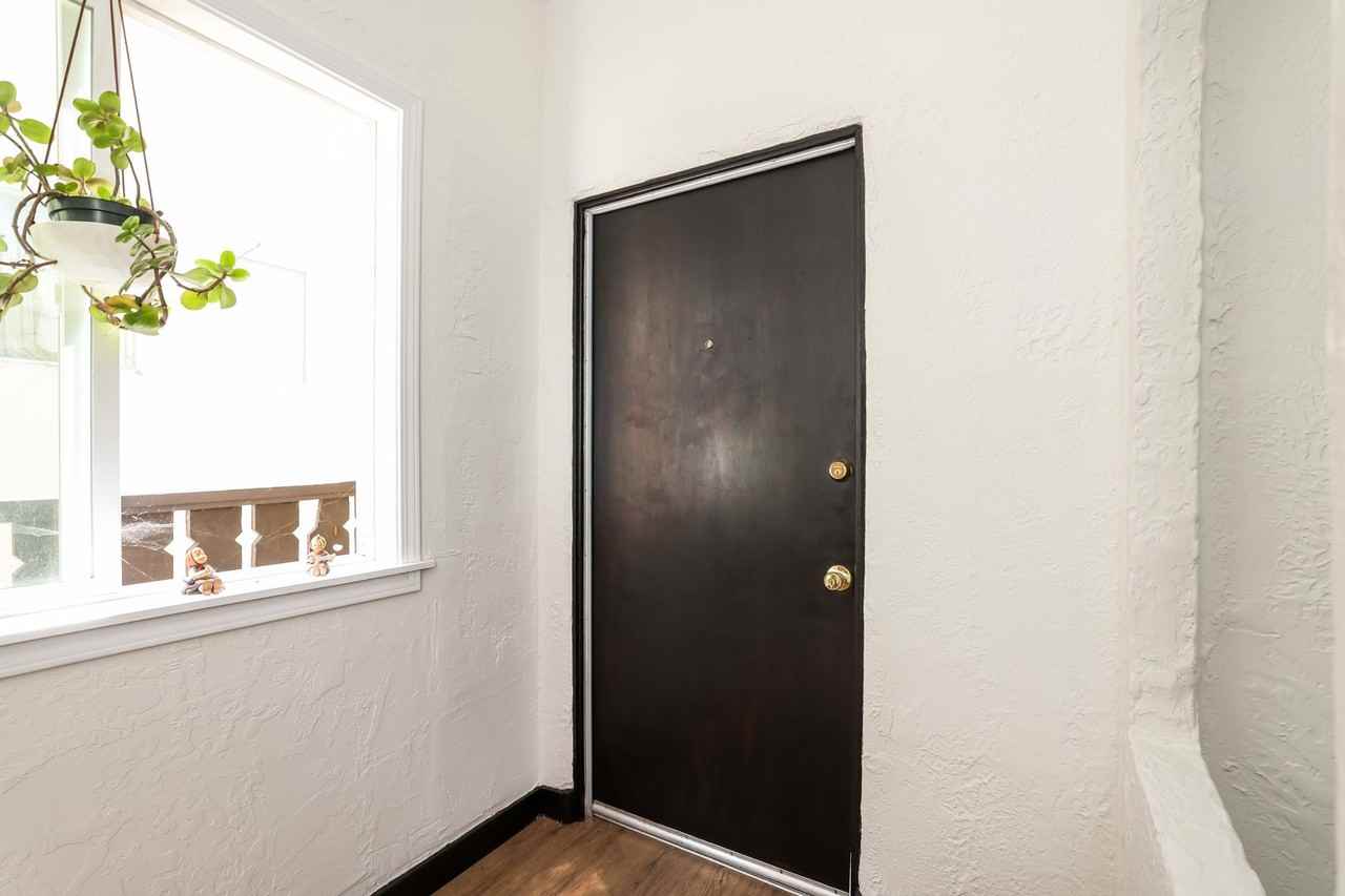 1633 Oxford St #C - Photo 4 of 19
