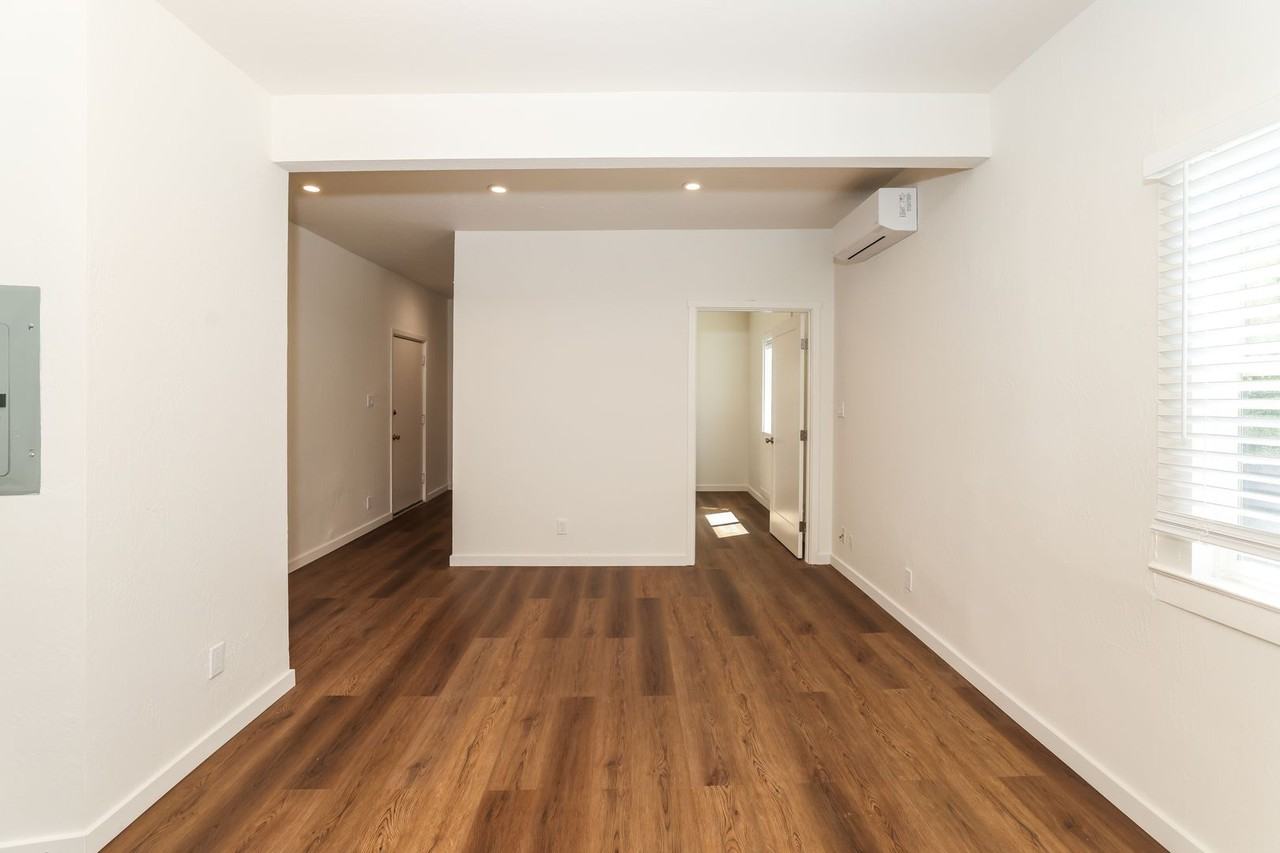 1633 Oxford St #C - Photo 5 of 19