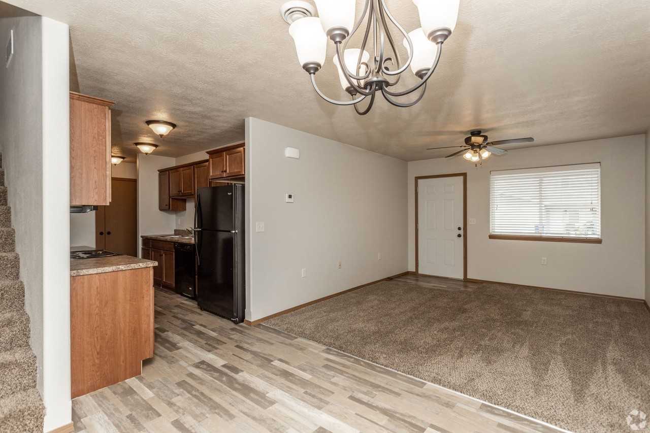 Silver Springs Townhomes - Photo 5 of 16