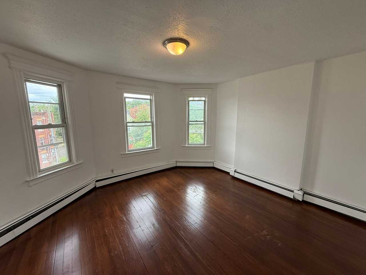 122 Shultas Pl - Photo 7 of 14