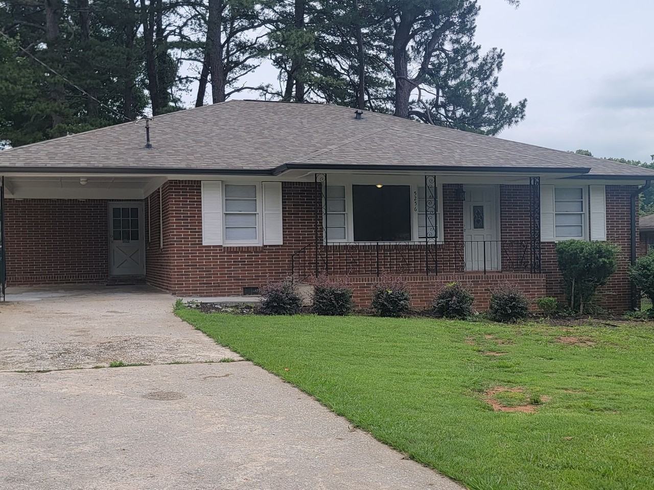 5256 Eubanks Dr - Photo 2 of 29