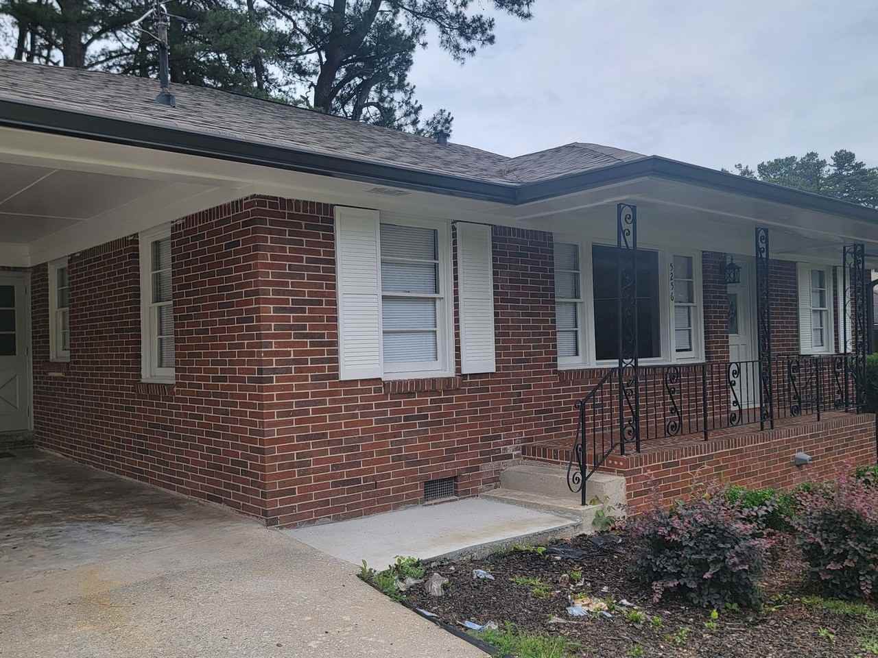 5256 Eubanks Dr - Photo 3 of 29