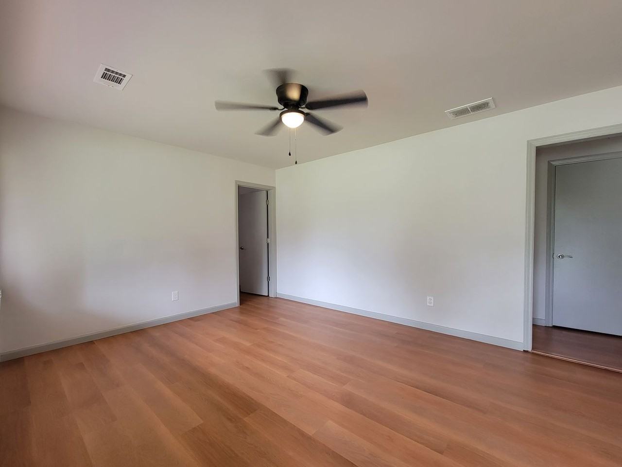 5256 Eubanks Dr - Photo 6 of 29