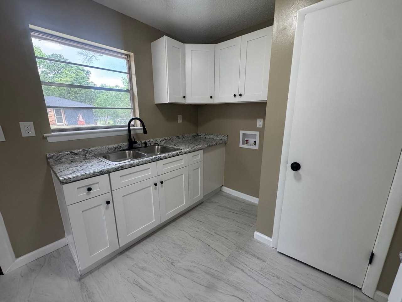 1253 Athey Rd - Photo 3 of 9