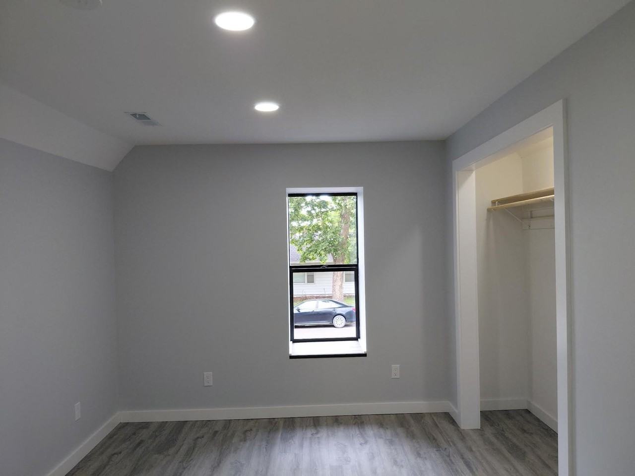 Palmer Apts - Photo 2 of 5