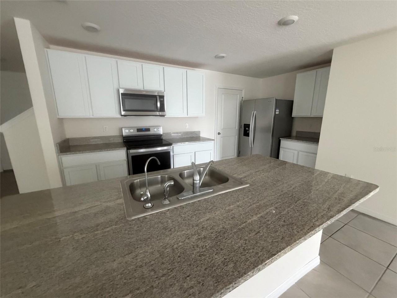 12153 White Cypress Pl - Photo 3 of 10