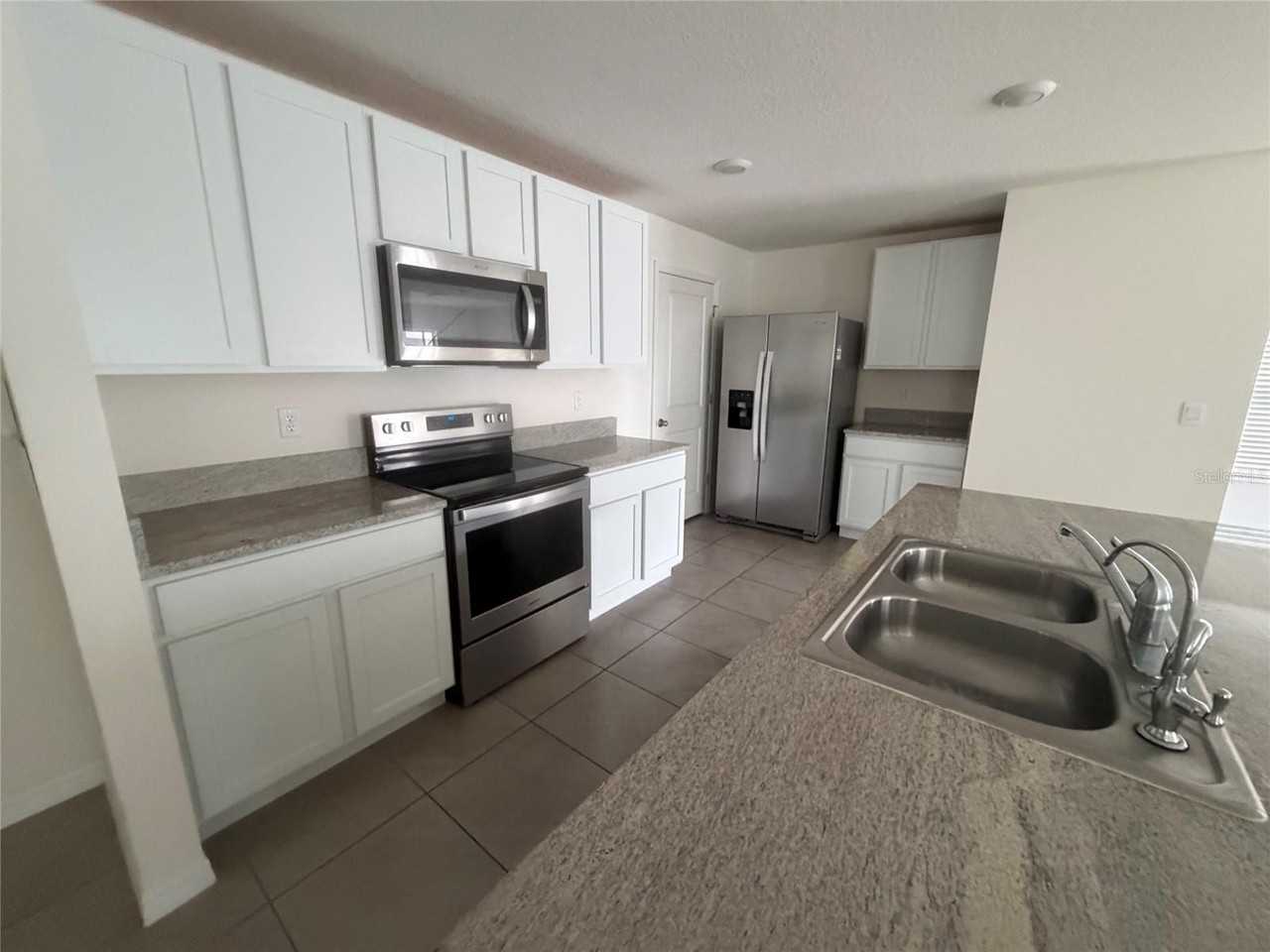 12153 White Cypress Pl - Photo 5 of 10