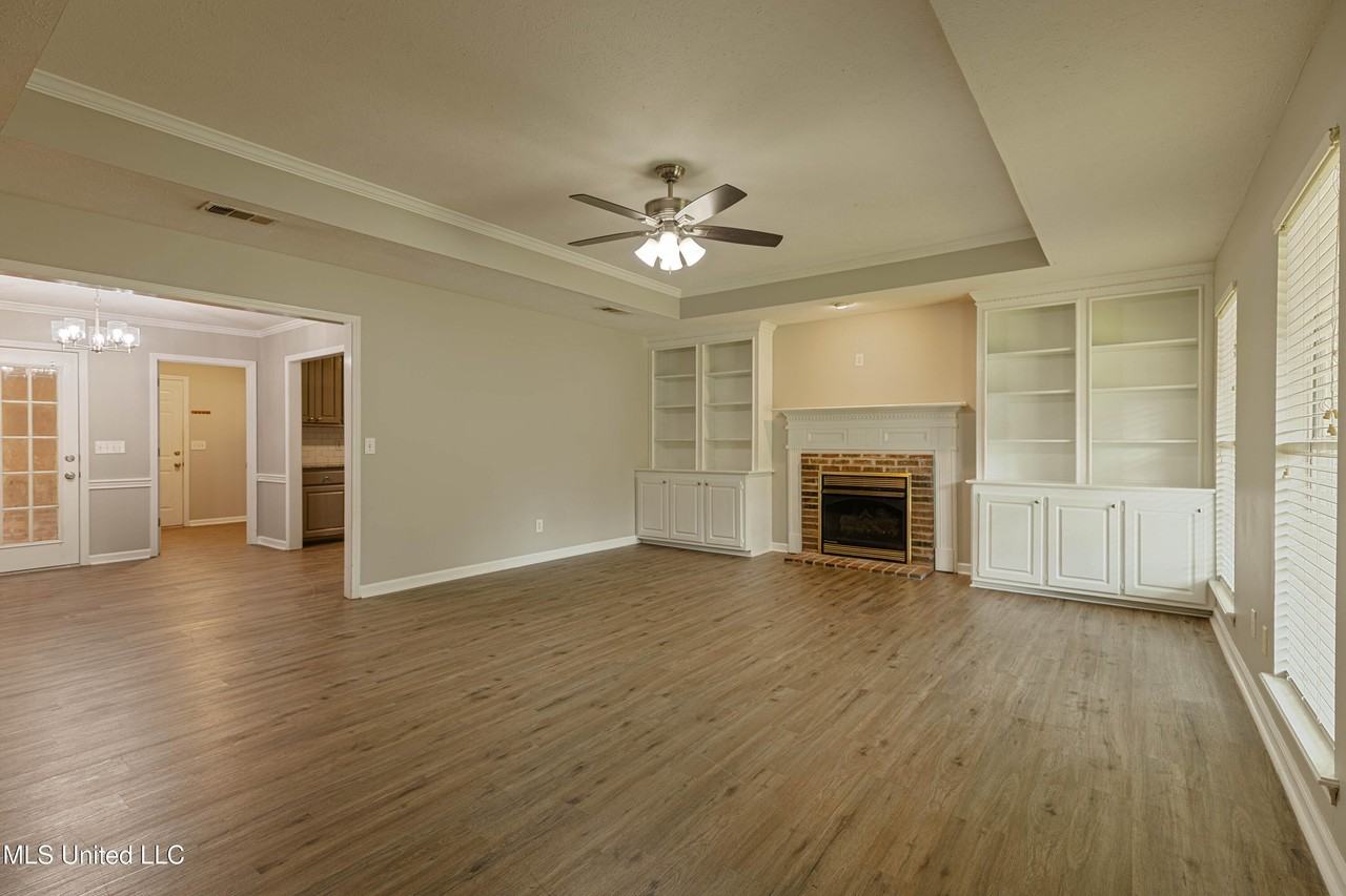 114 Fox Meadow Dr - Photo 5 of 36