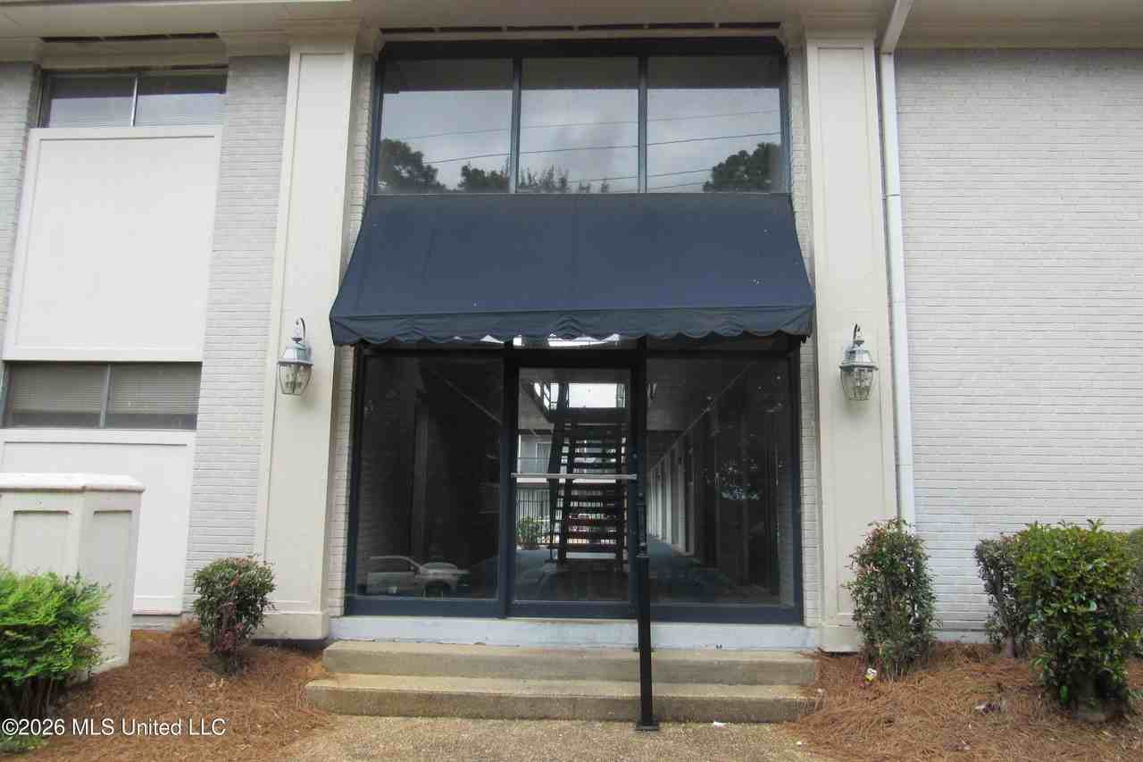 948 Bellevue Pl Apt 204 - Photo 4 of 16