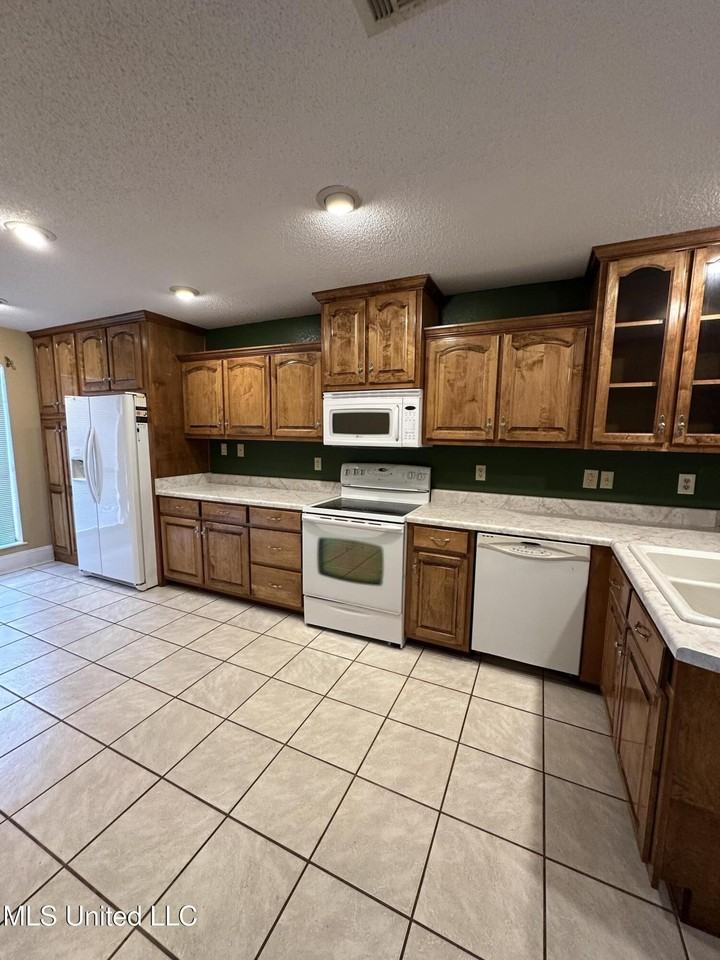 4215 Ingalls Ave - Photo 4 of 31