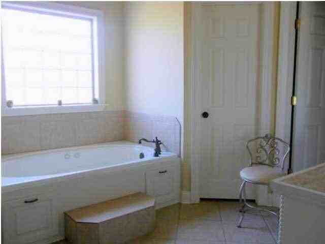 423 Grant Fox Dr - Photo 2 of 2