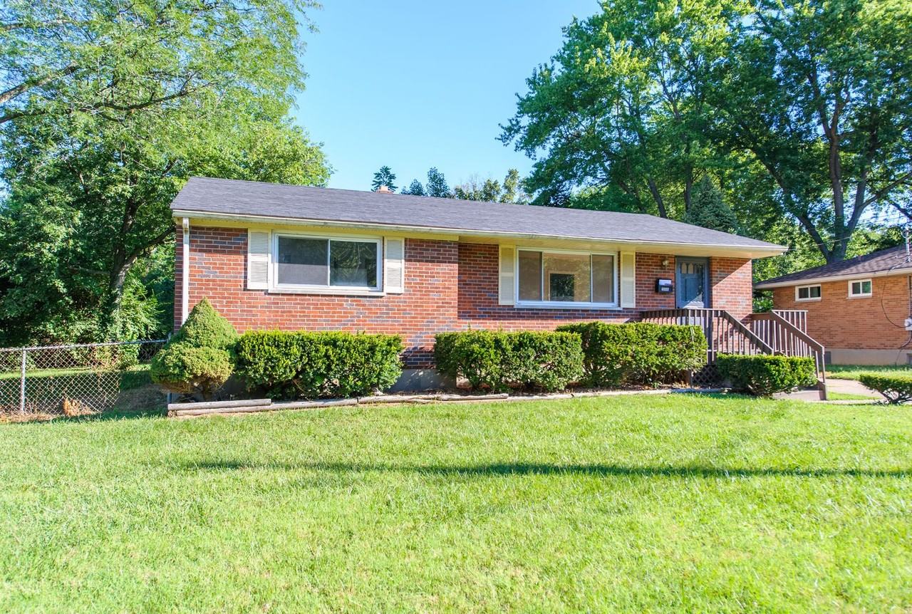 2656 Royal Glen Dr - Photo 2 of 34