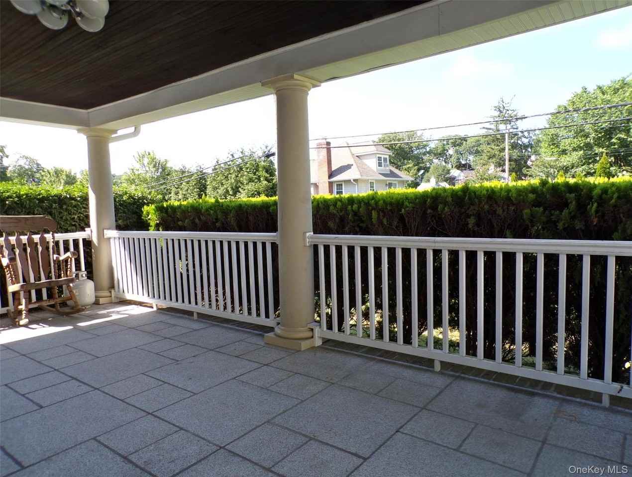 42 Brambach Ave - Photo 3 of 31