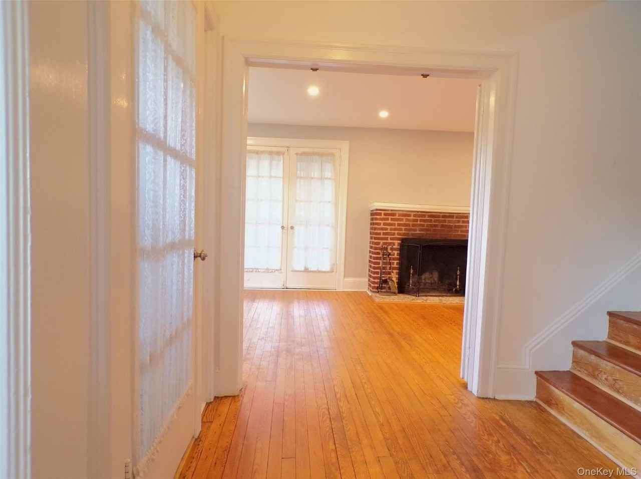 42 Brambach Ave - Photo 7 of 31