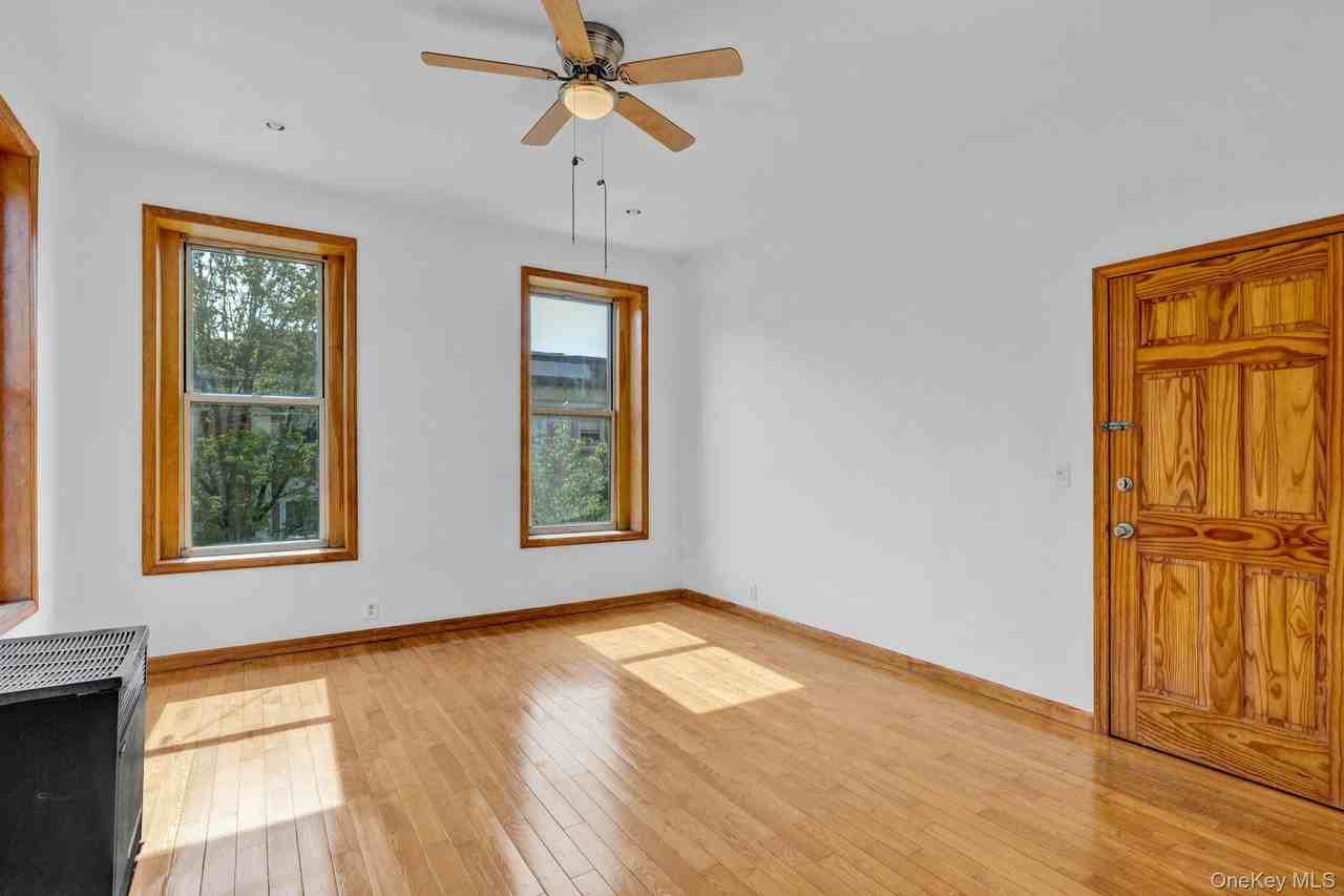 12 N Broadway #1stFL - Photo 2 of 19
