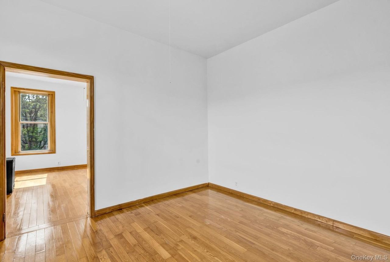 12 N Broadway #1stFL - Photo 4 of 19