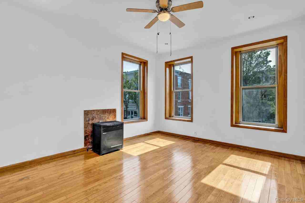 12 N Broadway #1stFL - Photo 7 of 19