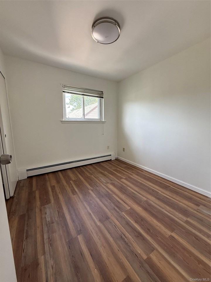 347 Quincy Ave - Photo 7 of 13