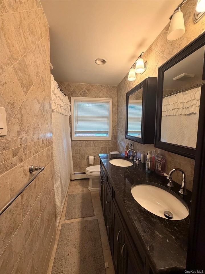 748 Leslie Ln - Photo 6 of 15