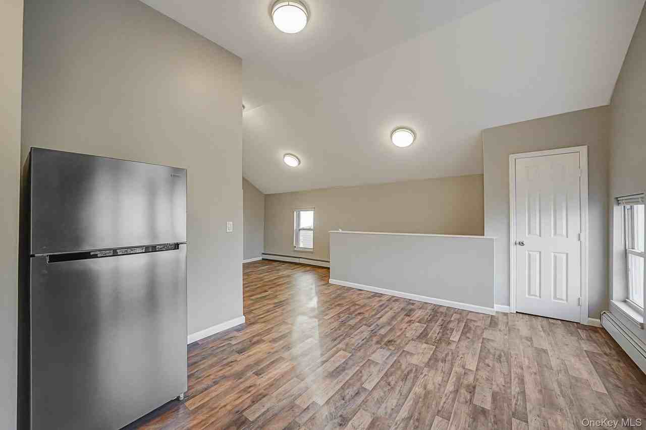 158 Oldfield Ave - Photo 6 of 18