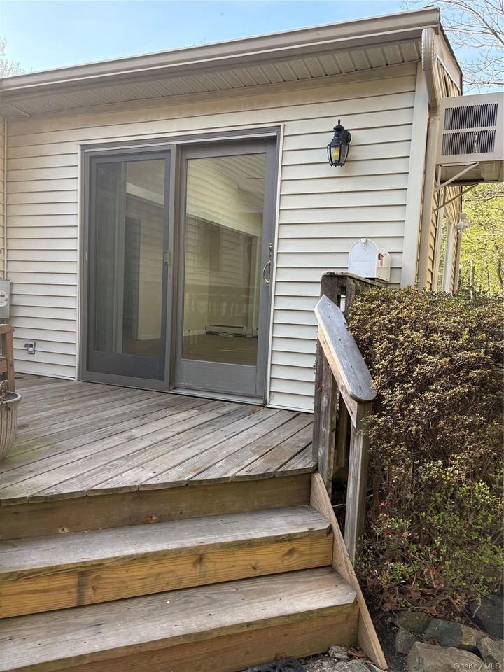 54 Old Brook Rd - Photo 2 of 13