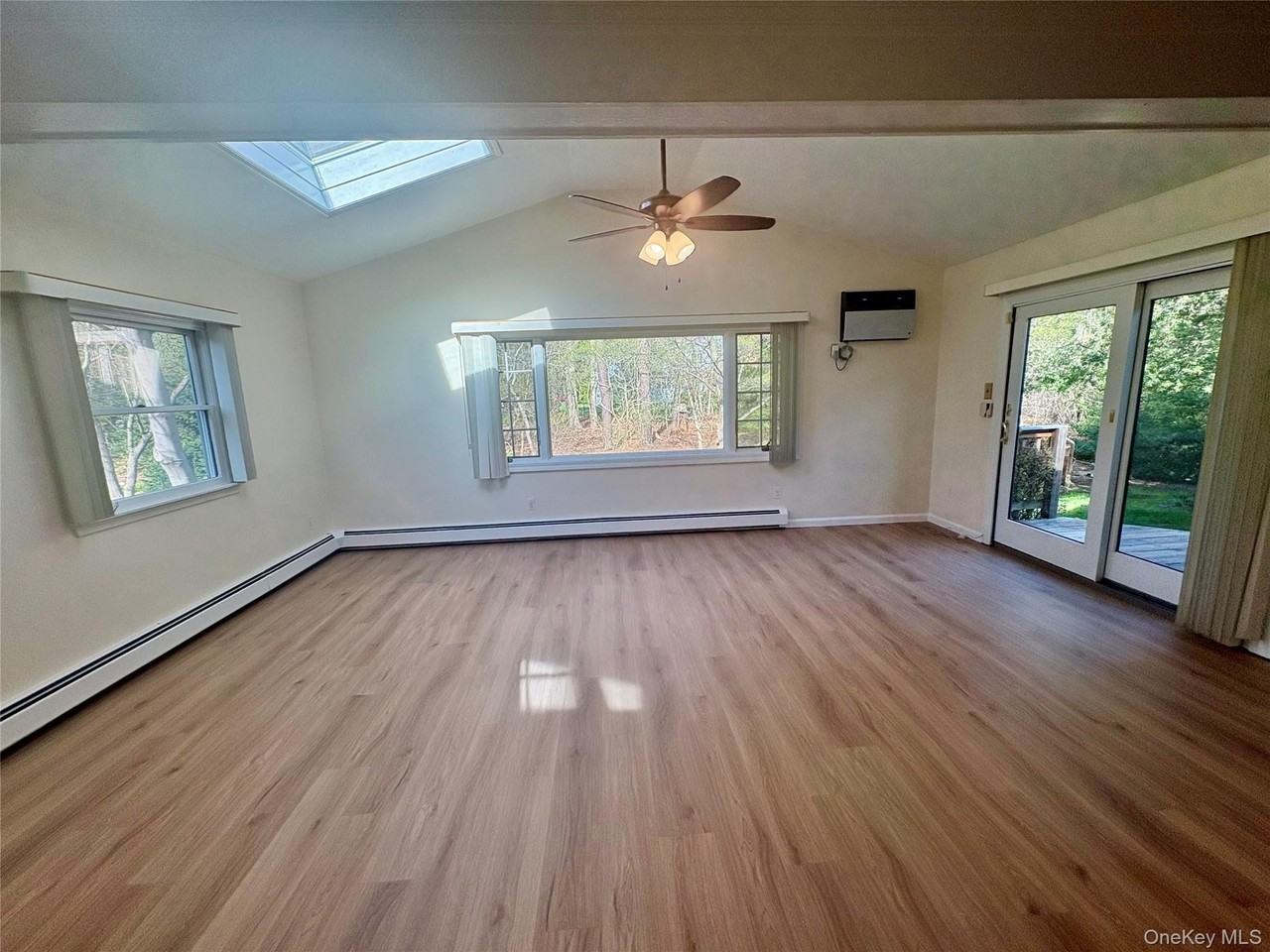 54 Old Brook Rd - Photo 4 of 13