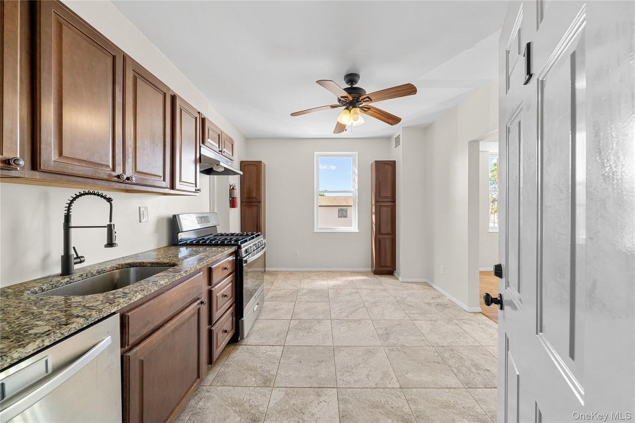 402 Jericho Tpke #1 - Photo 2 of 18