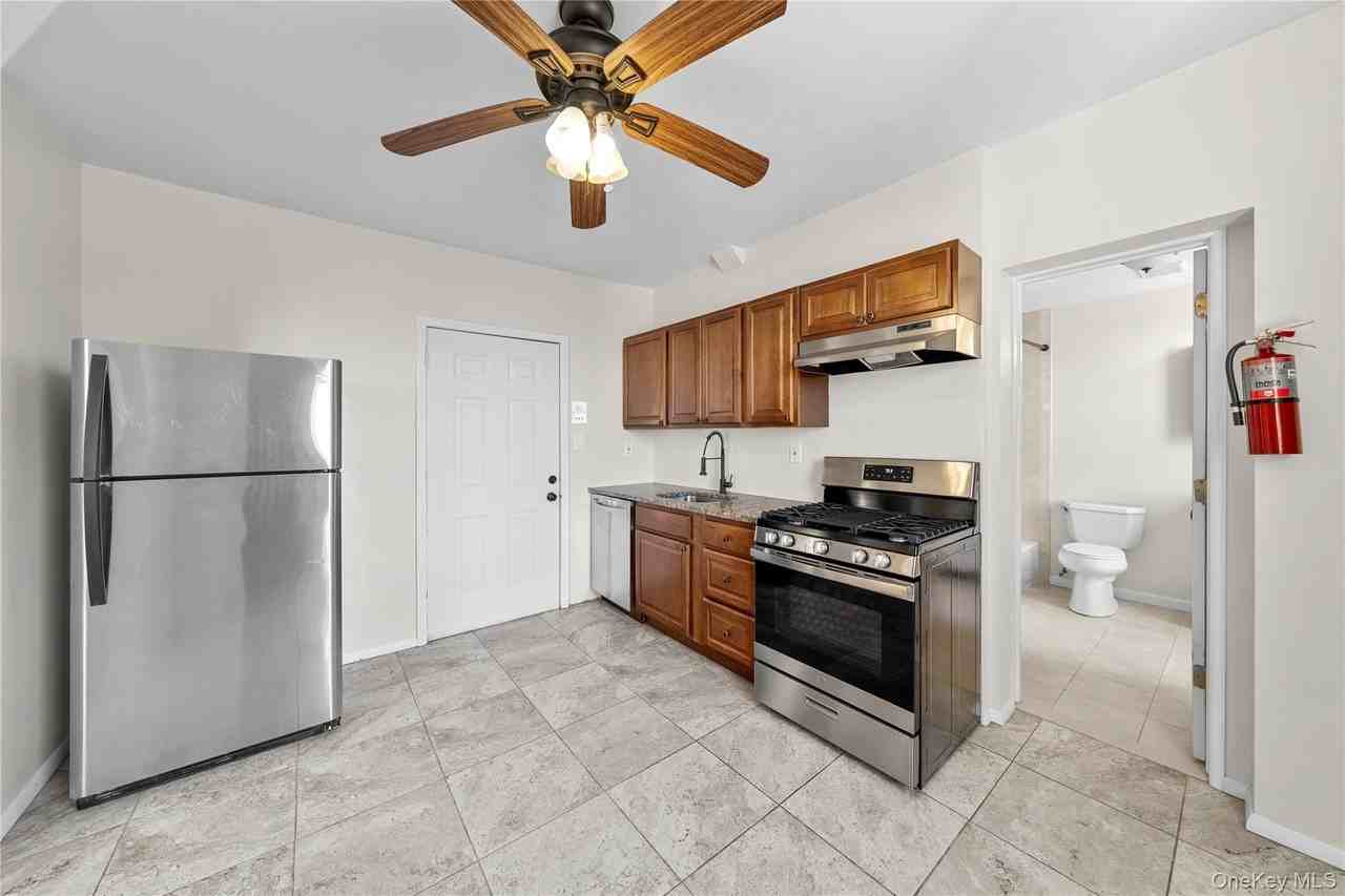402 Jericho Tpke #1 - Photo 6 of 18