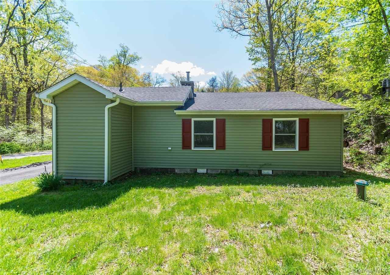 797 Forest Glen Rd - Photo 4 of 27