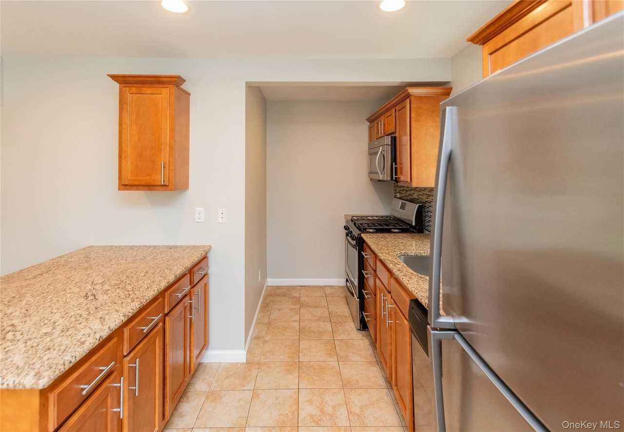 797 Forest Glen Rd - Photo 7 of 27